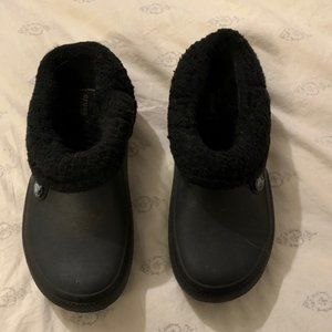 Black Crocs with Liners size 9 Ladies, 7 mens